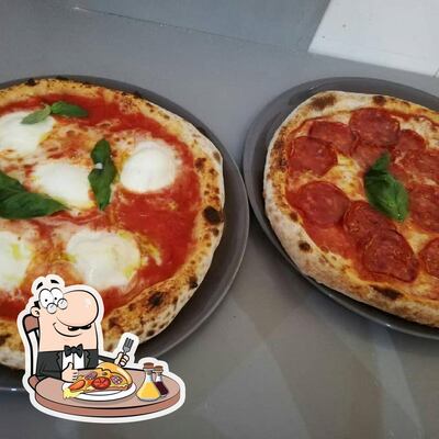 A Da Momò Pizzeria Ristorante, puoi provare una bella pizza