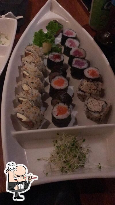 Sushi é um popular refeição originário do Japão