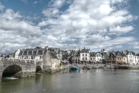 Auray
