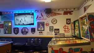 Bluenote Sports Bar & Grille