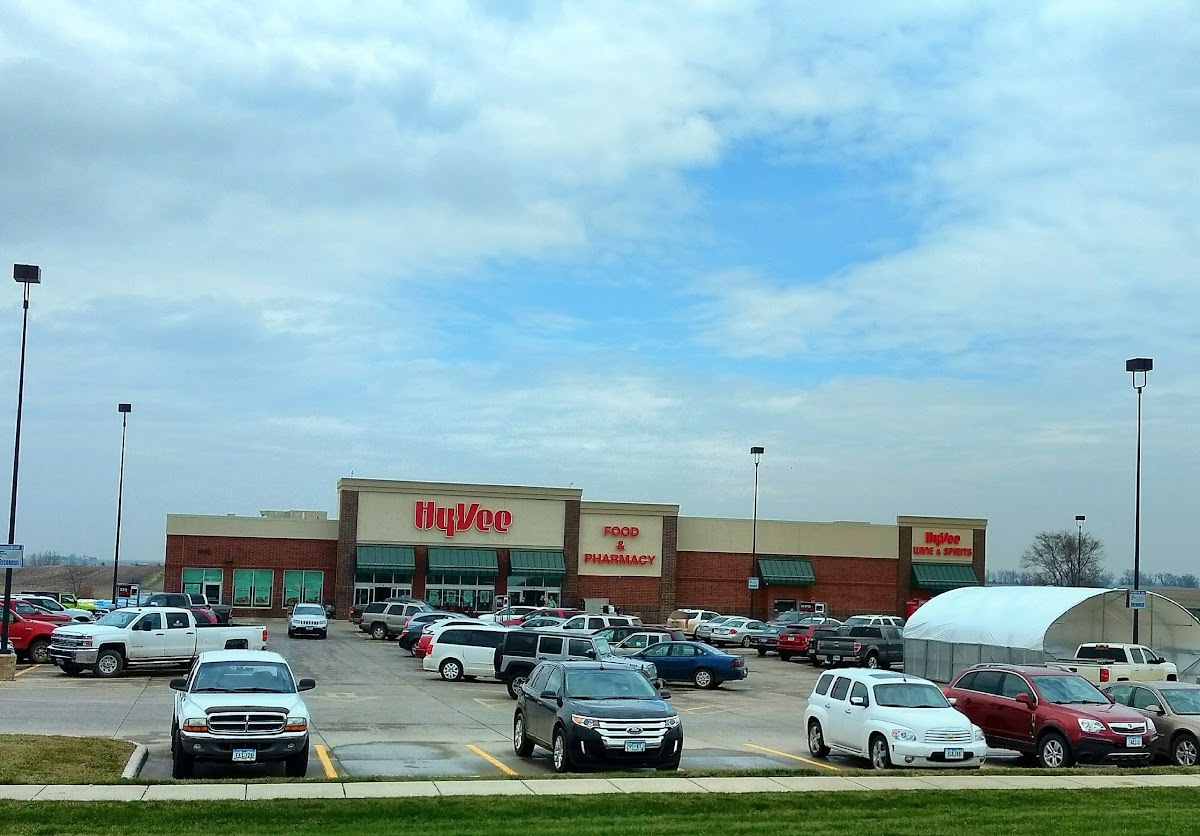 Hy-Vee Grocery Store