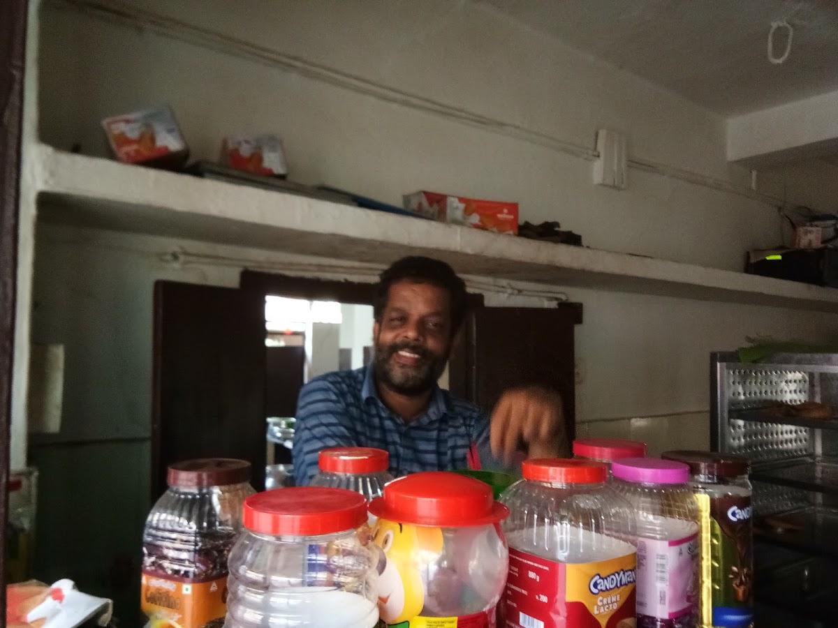 Manukuttan's VP Hotel