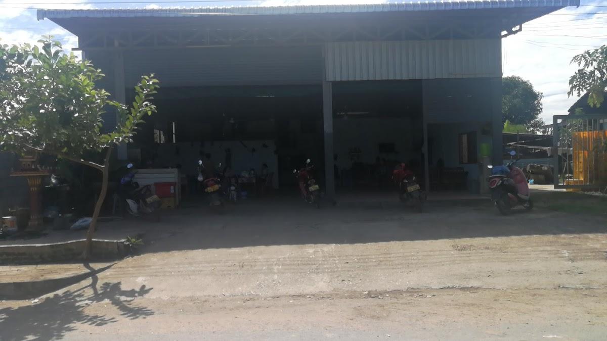 ຮ້ານເຂົ້າປຸ້ນເຄື່ອງໃນ ແມ່ແຫຼ້