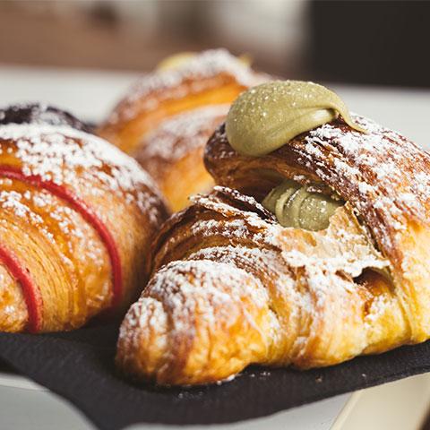 Hollywood ~ Bar Pasticceria Gelateria