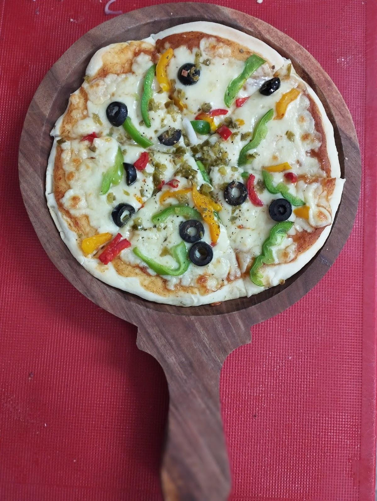 Laziz Pizza Gossaigaon, লাজিজ পিজা,