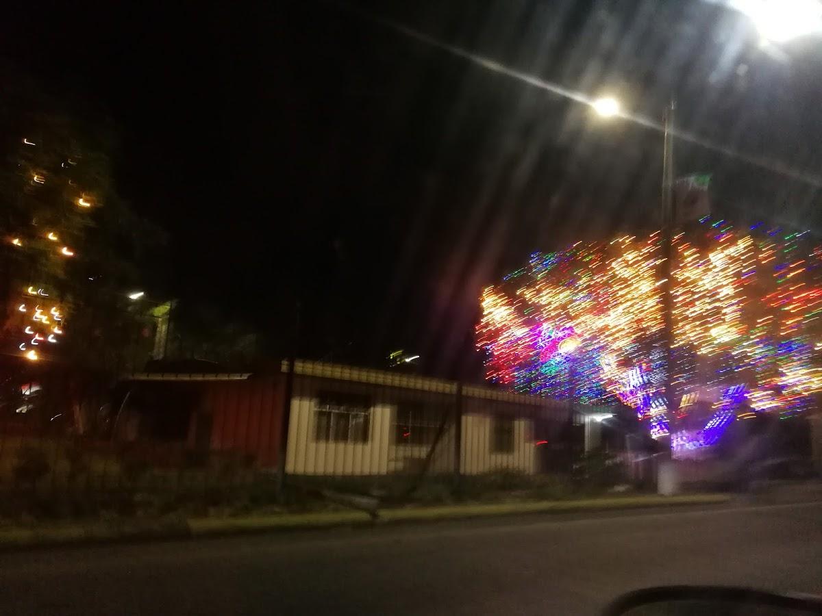 Pupusería y Antojitos Mom
