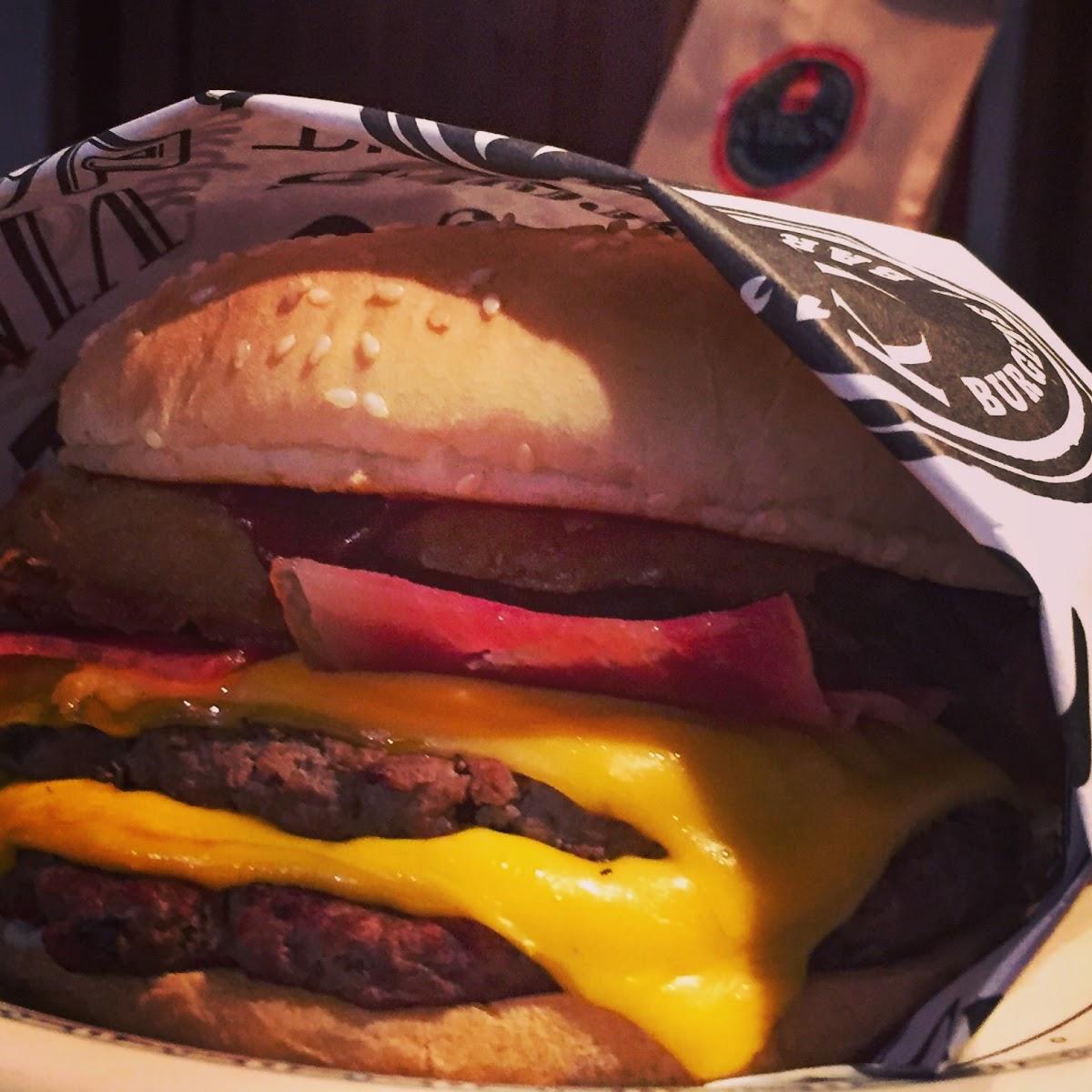 Kyriosburguers and bar