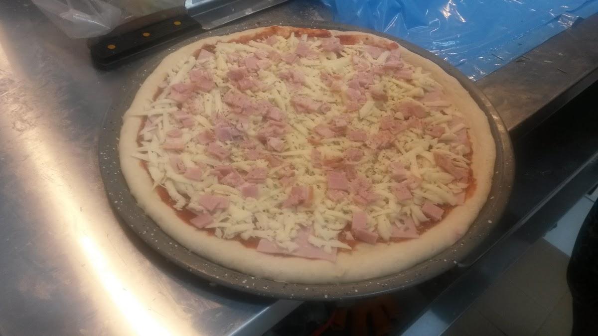 SUPER RICA PIZZA