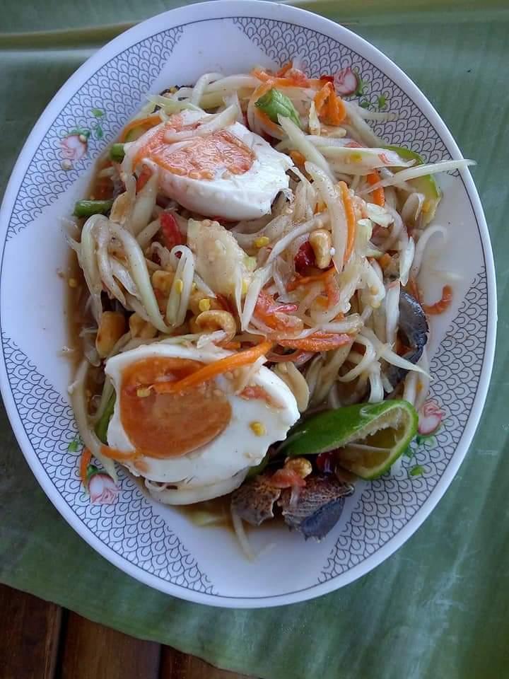 ป้าน้อยกลางทุ่งนา​อาหาร​ตามสั่ง