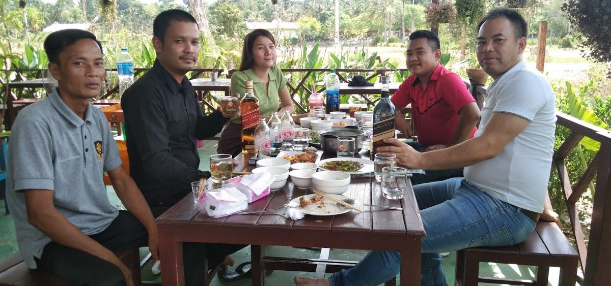 ຮ້ານອາຫານລີຊ້າ ກາເຟ & ບາ