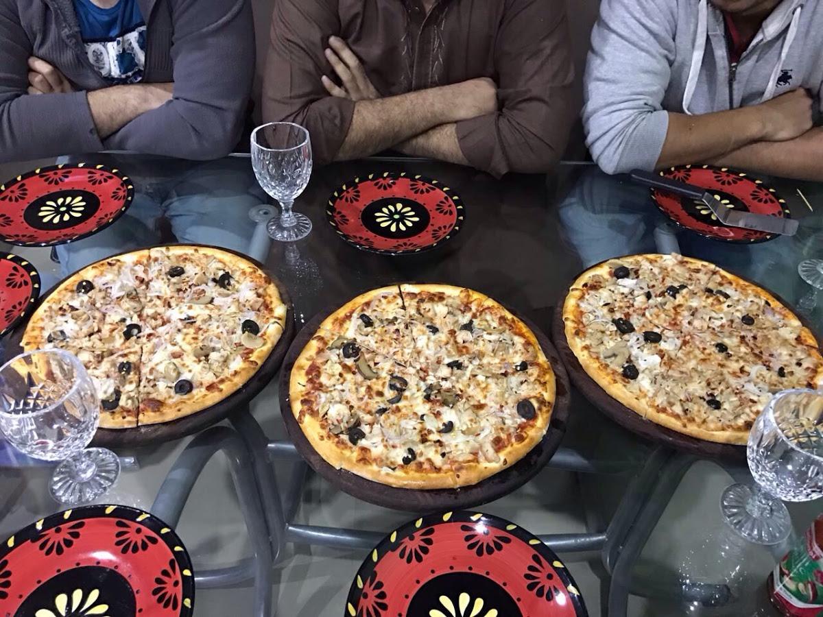 Pizza Paza & Cafe۔ پز