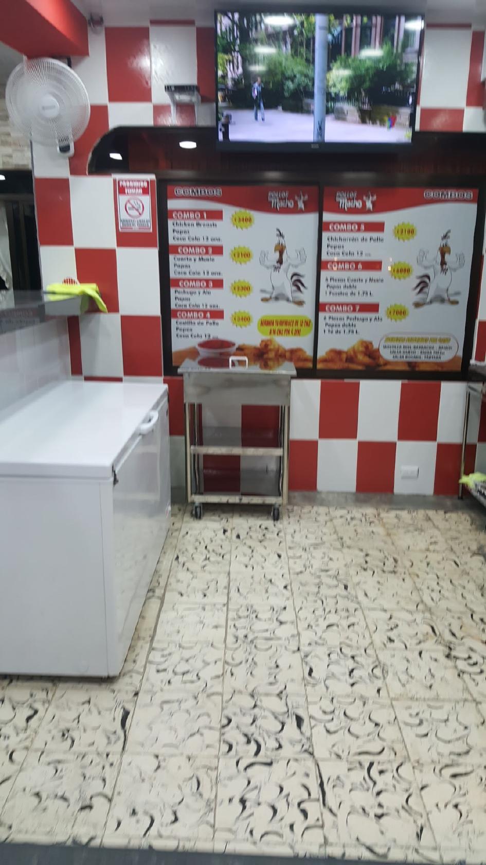 Pollos Machos