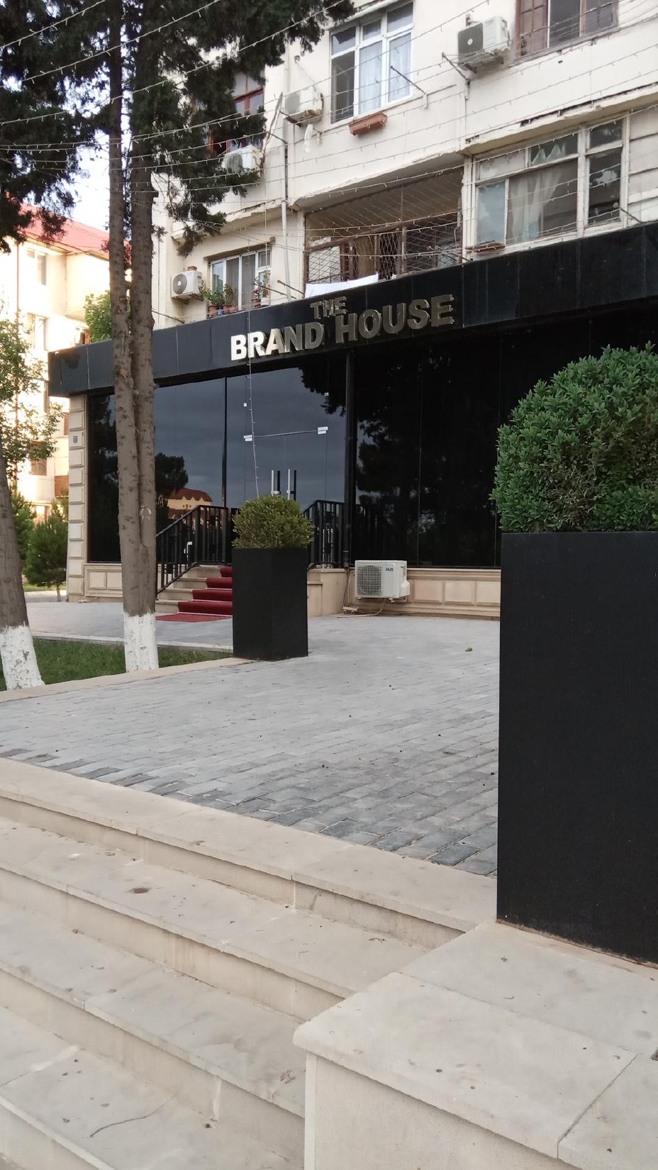THE BRAND HOUSE . LUXURY ROOMS & RESTAURANTS