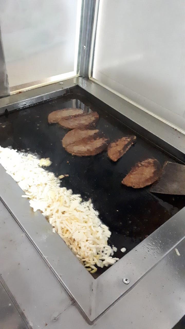 فست‌فود صادق خان