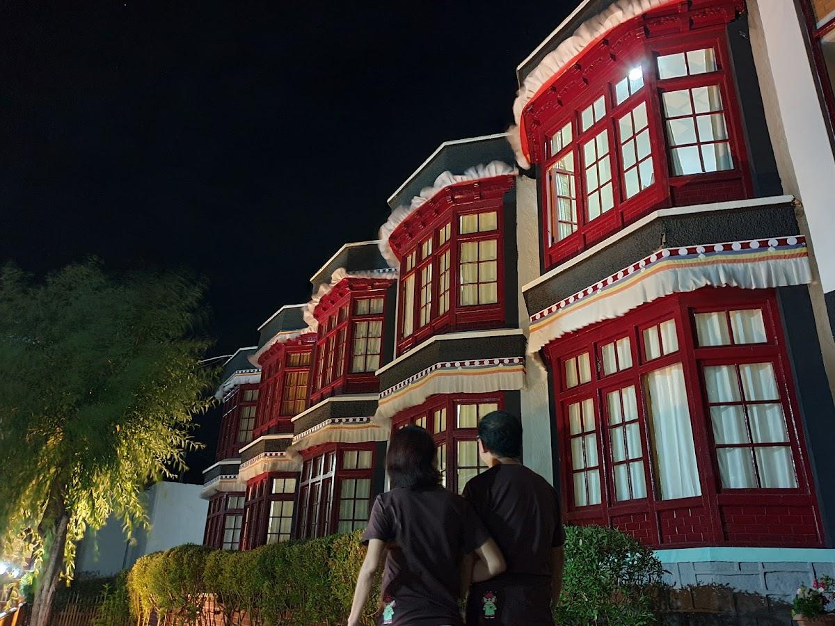 CHAMBA Hotel & Restaurant