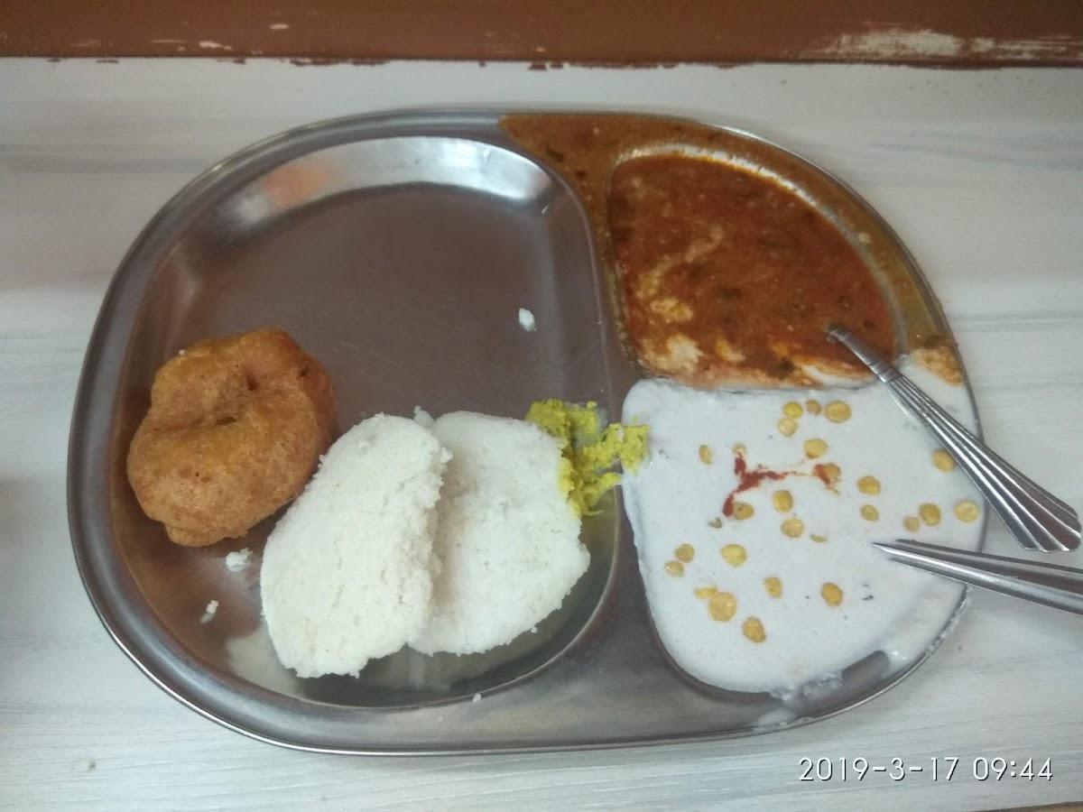 Golden Balaji Idli Center