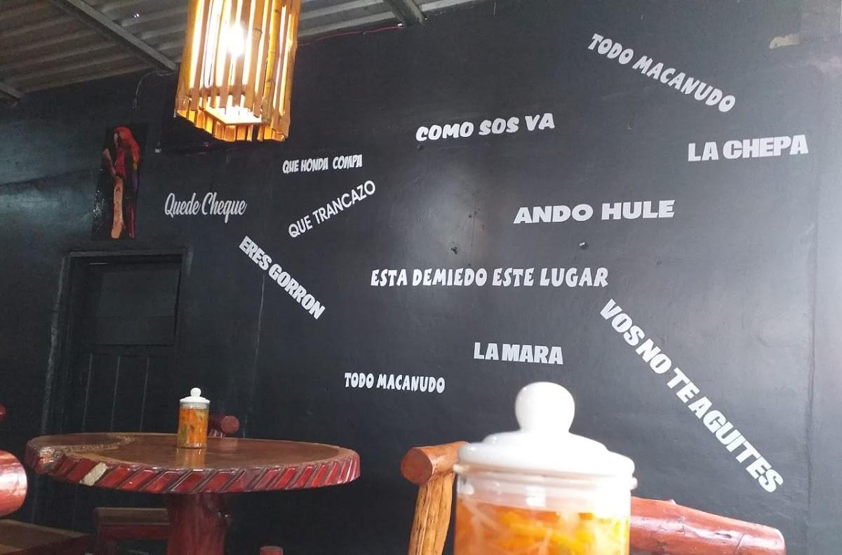 Típicos & Pupusería El Patio
