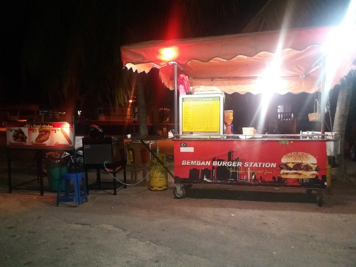 Hot Burger & Ayam Gunting Aweks