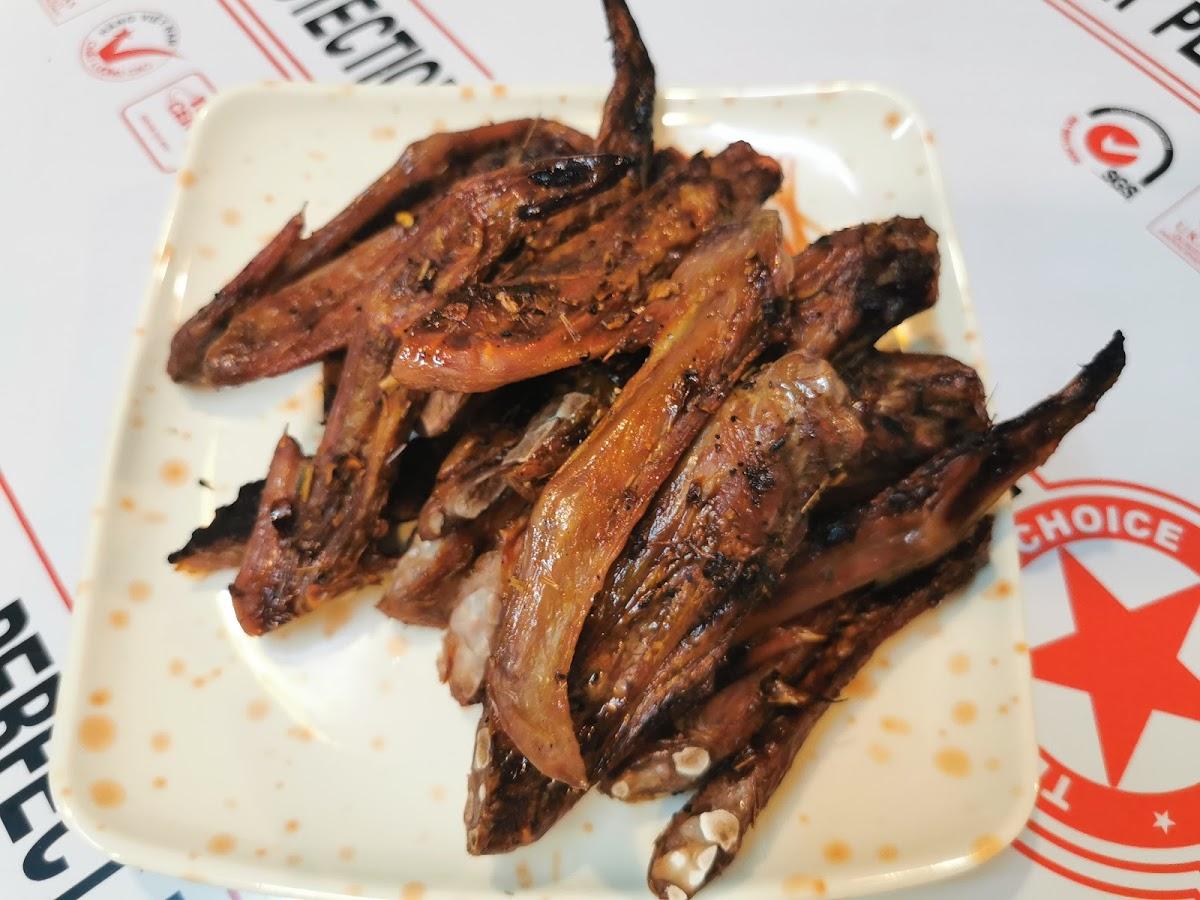 ร้านอาหารแช่บหลาย