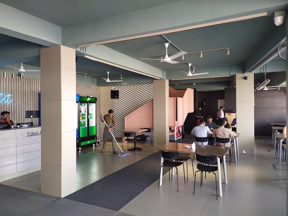 NMR'S CROSSROADS Restaurant & Grill