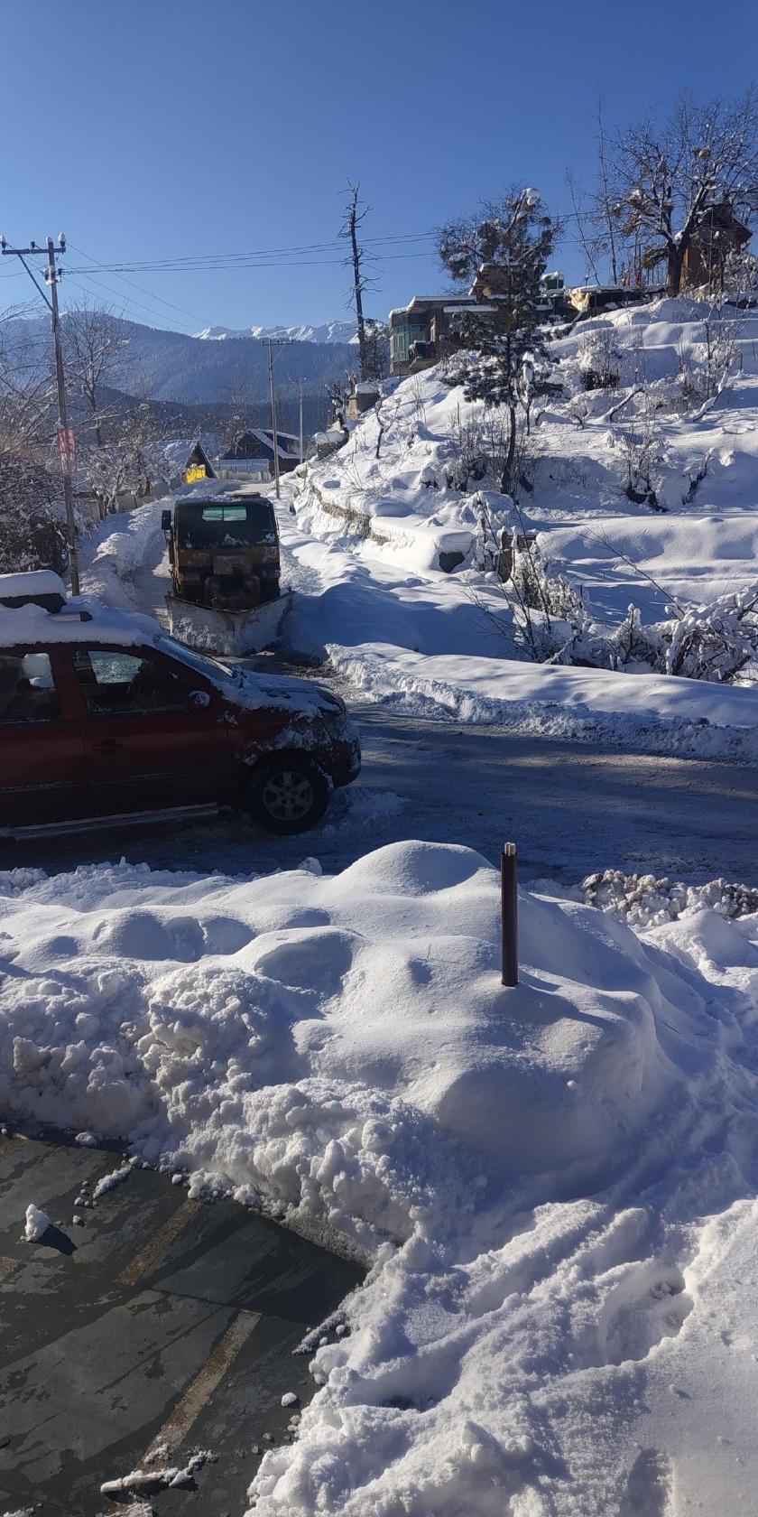 JAN'S BAKERY SWEETS & FASTFOOD SAWAN KATIPORA