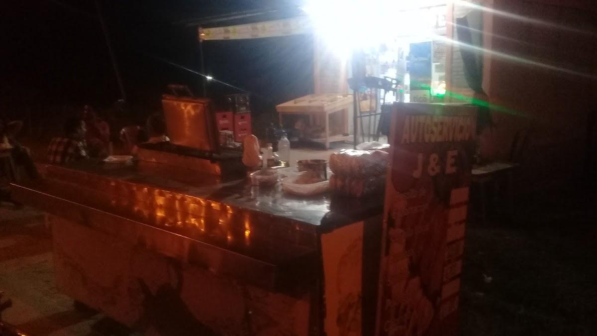 J & E AUTOSERVICIO LOMITERIA Y AMBURGUESERIA