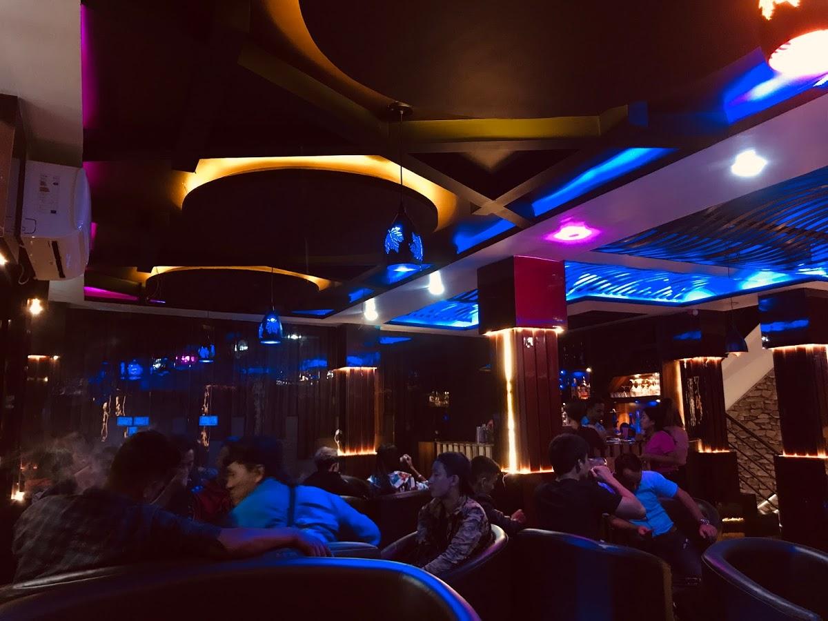 Wave cafe lounge and bar