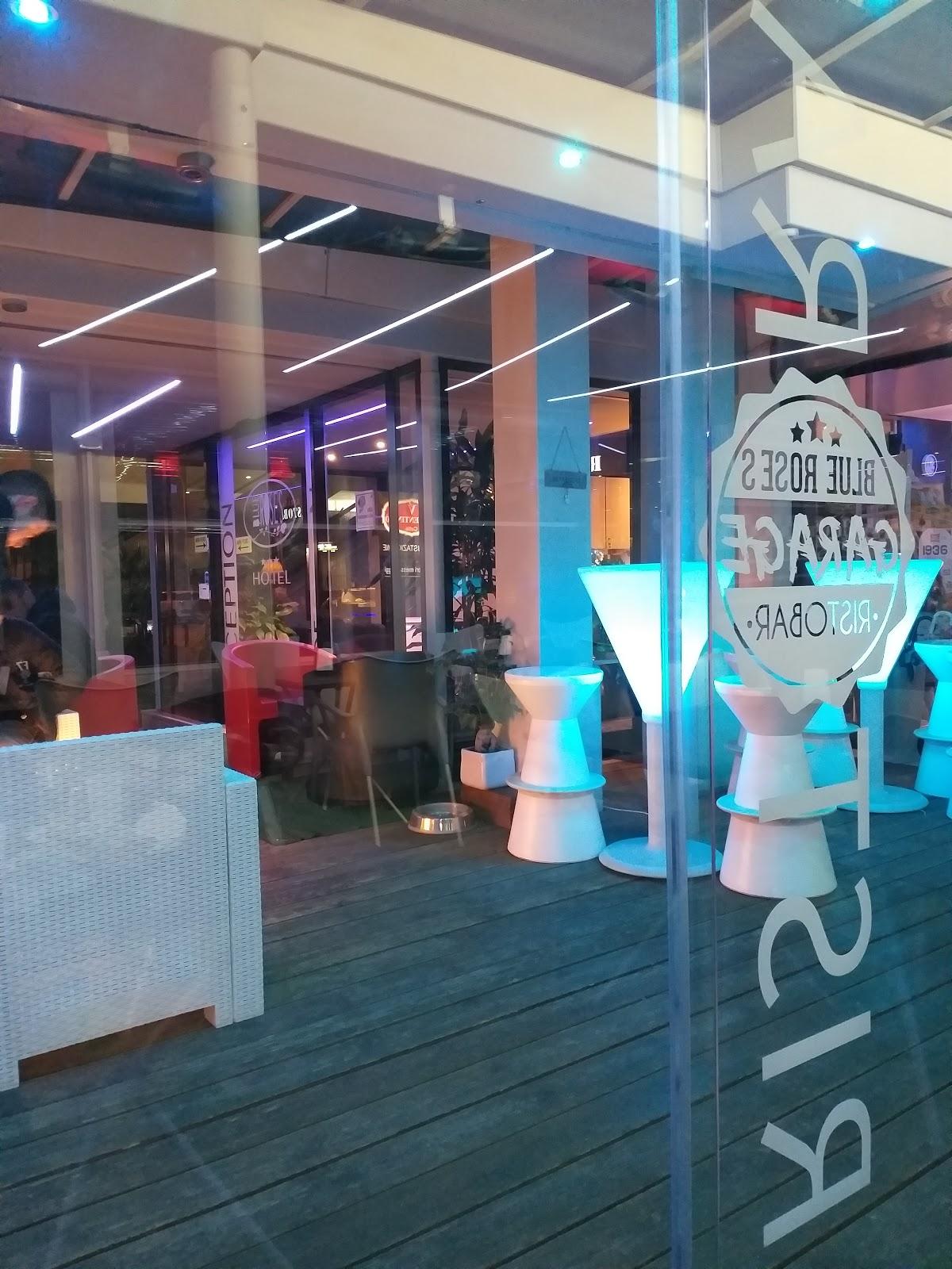 Blue Rose's GARAGE RISTOBAR