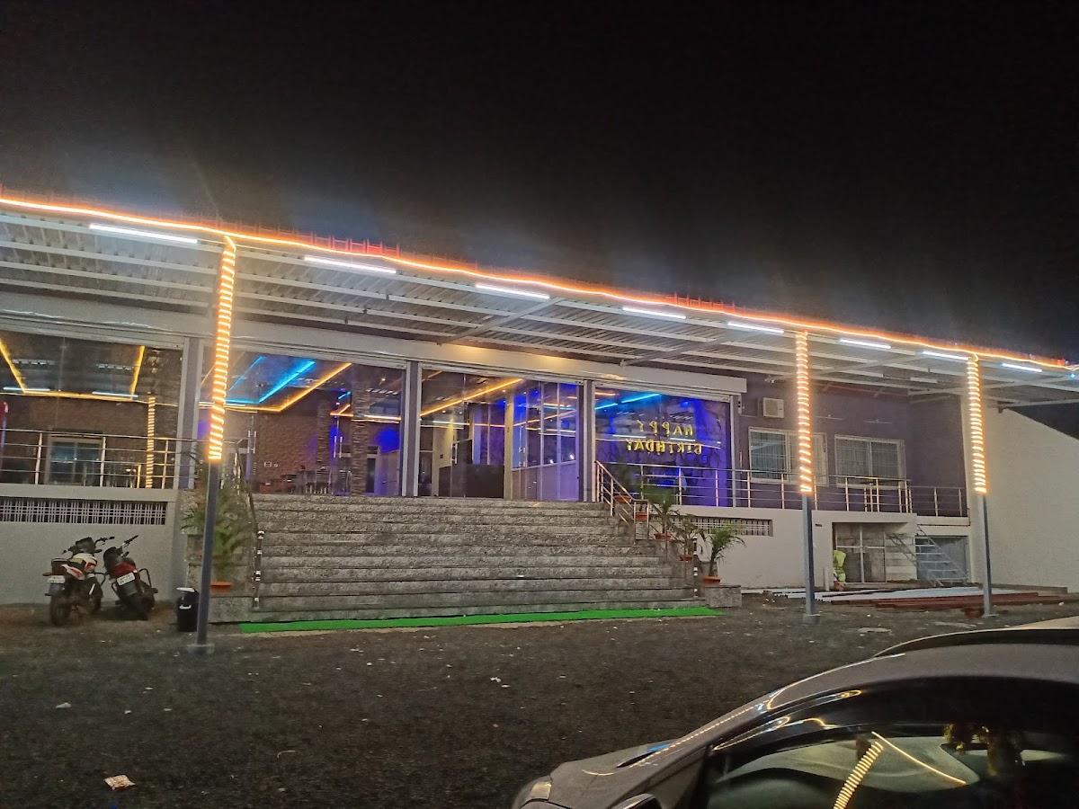 Hotel Rajhans and family restaurant