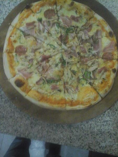 Pizzeria La Torre Pizza
