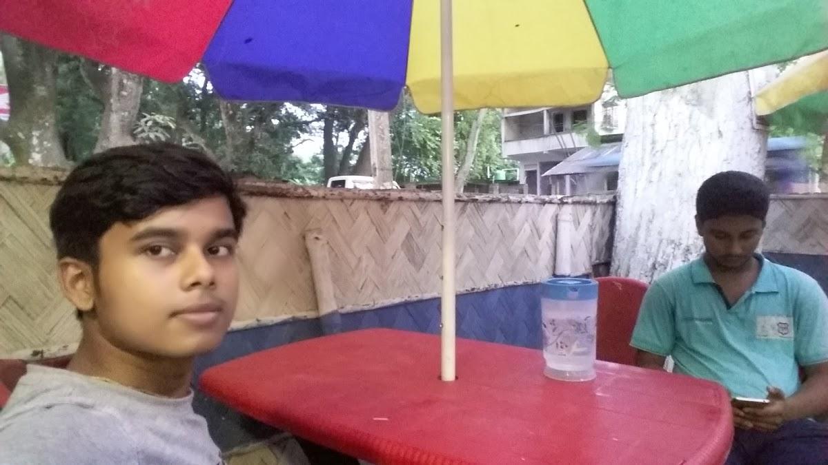 ফ্লাইং বার্ড রেষ্টুরেন্ট