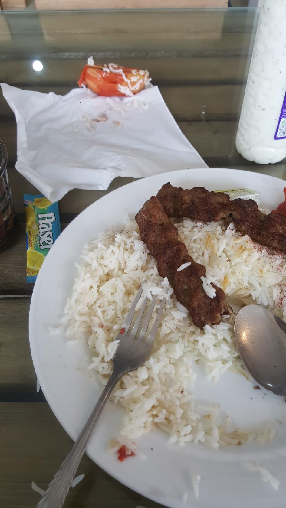 رستوران نان داغ و کباب داغ
