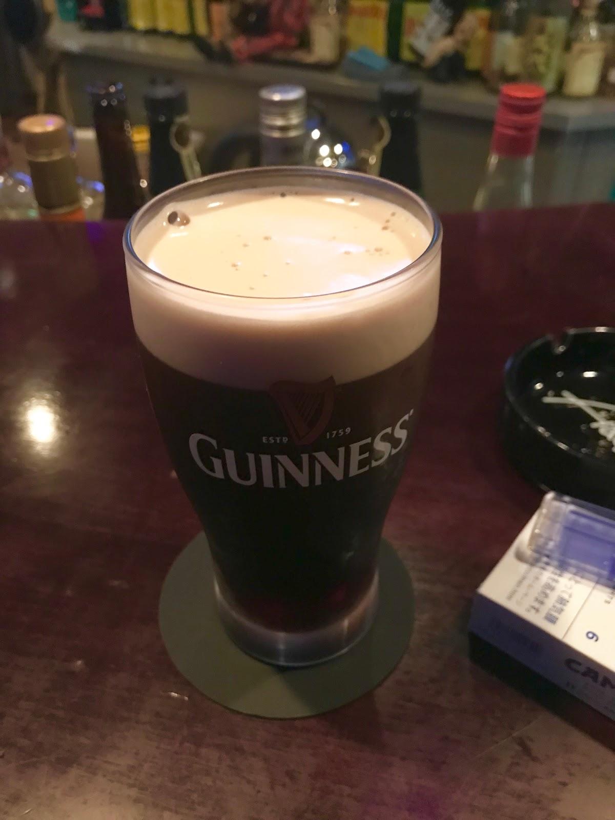 ラウンジハチ