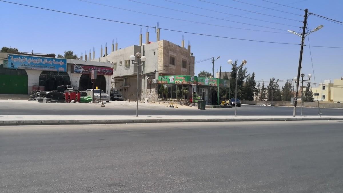مطعم (Pizza home) للبروستيد و البيتزا