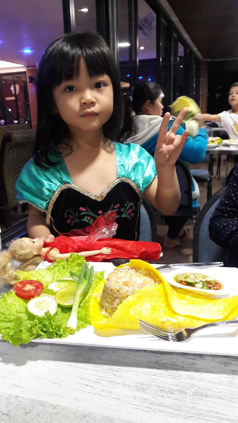 ร้านข้าวมันไก่ น้องม่อน