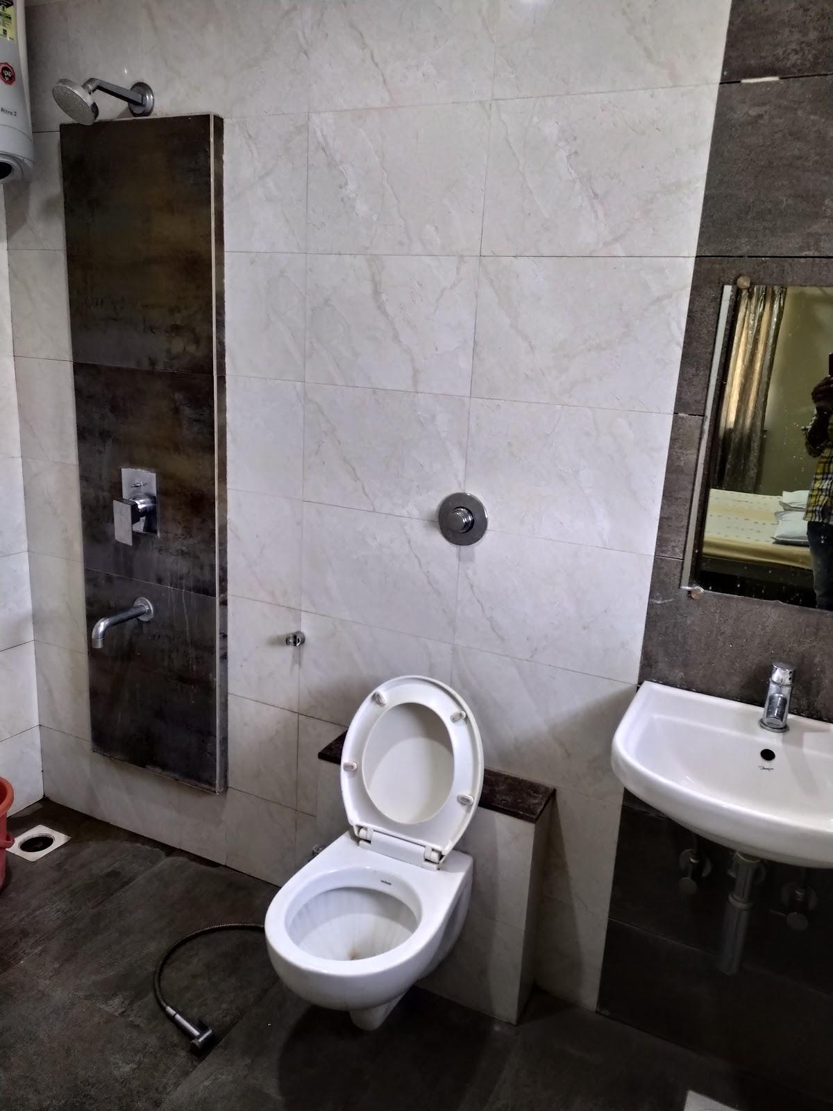 Hotel Shree Sai Restaurant and Lodging