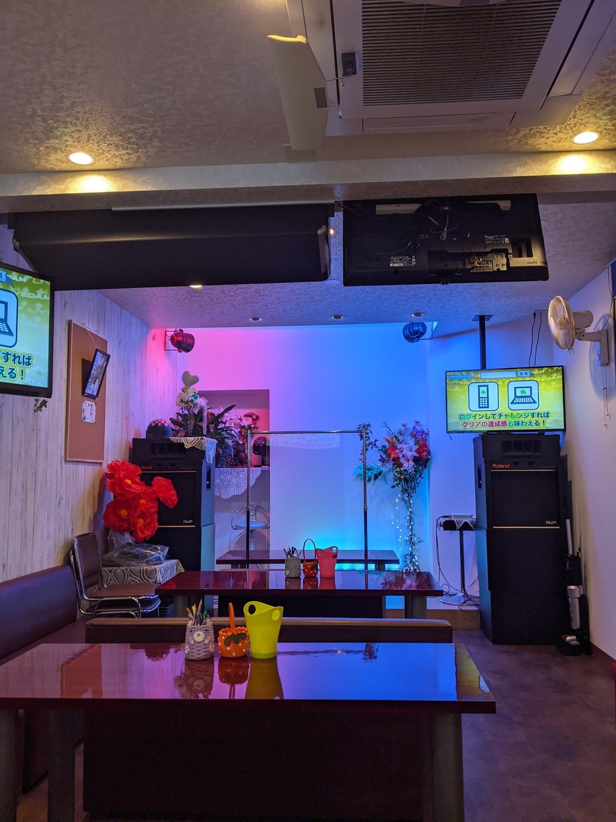 カラオケ喫茶 歌声