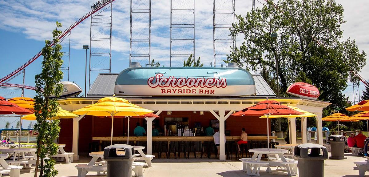 Schooner's Bayside Bar