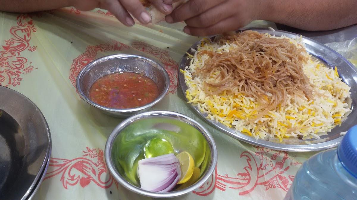 Abu Bakr Asaloa Restaurant