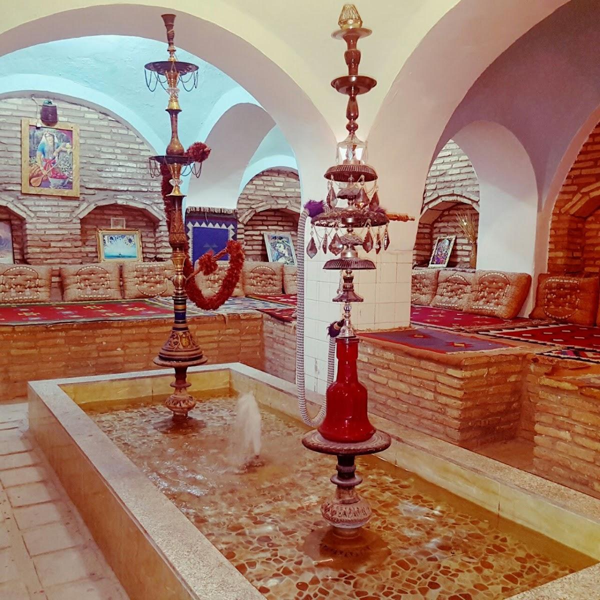 سفره خانه ی سنتی هزار دستان