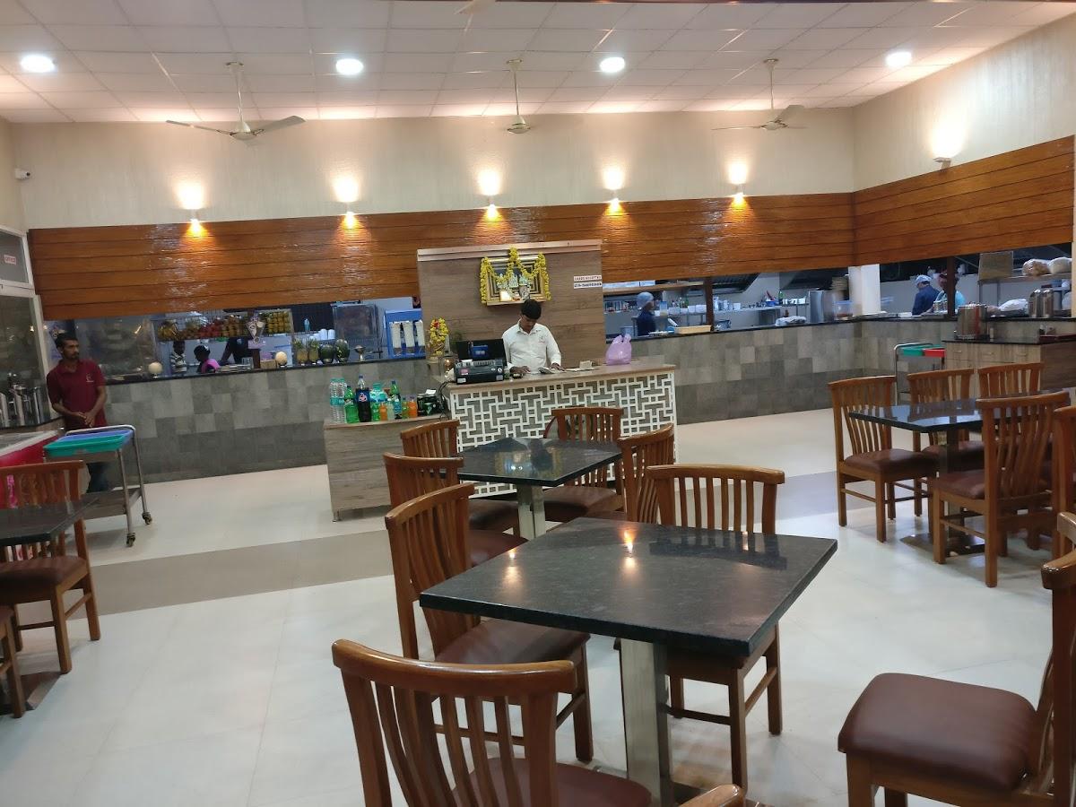 Hotel Vrindavan Nest