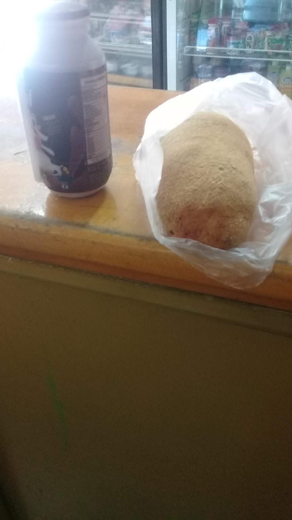 El Embajador, Panaderia y Pasteleria