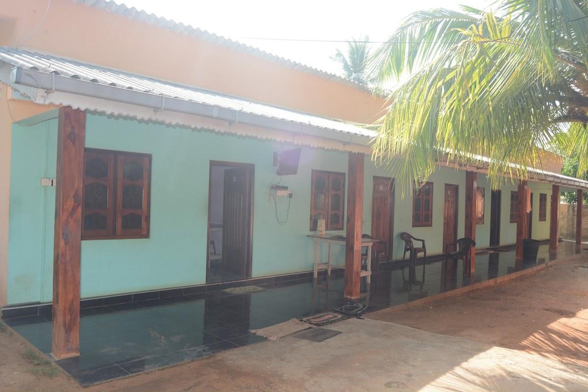 5star guest house A/C l Non A/C Rooms