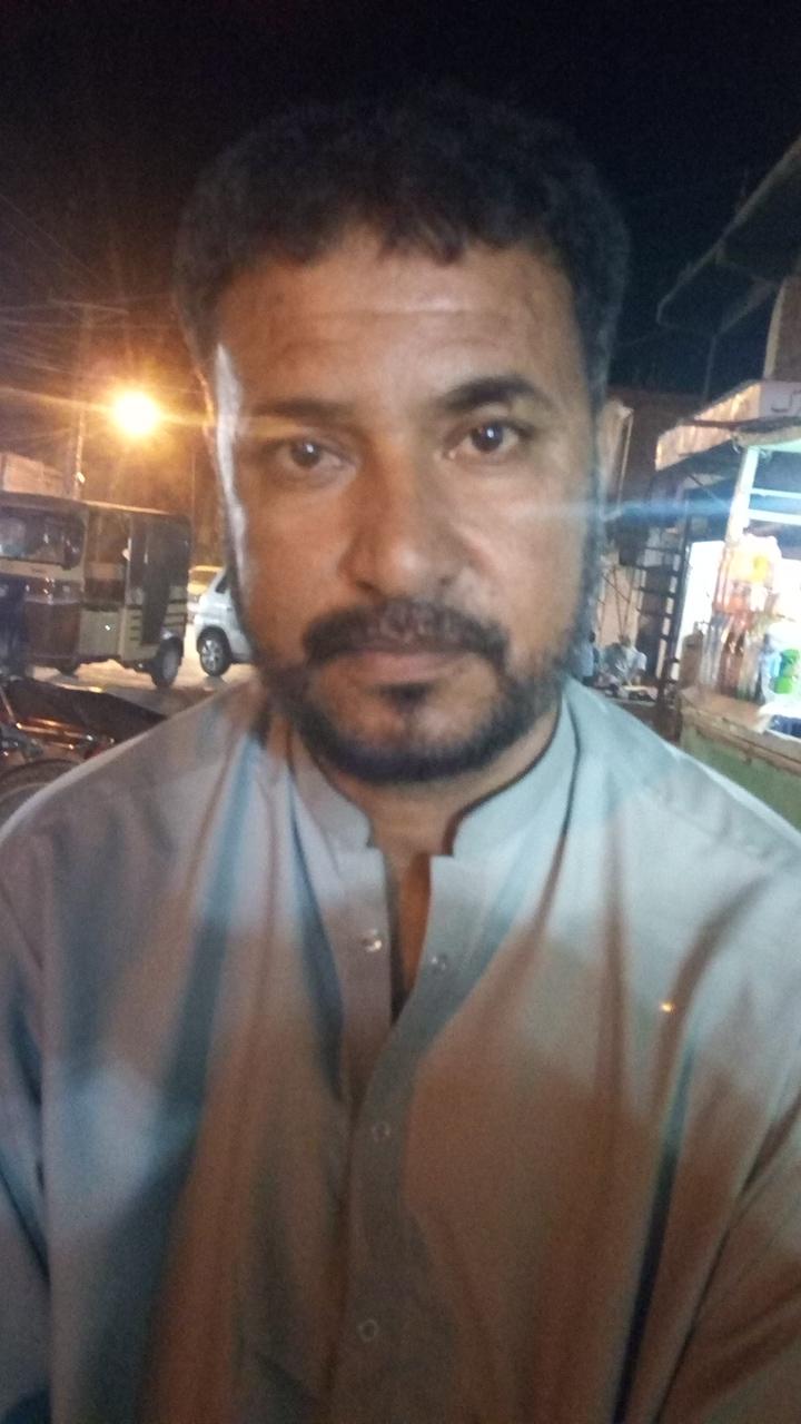 Munir Asim cold drinks and yakhni shop