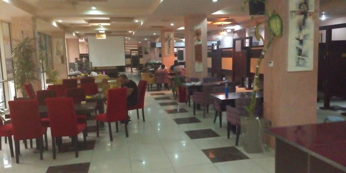 Shadow lounge
