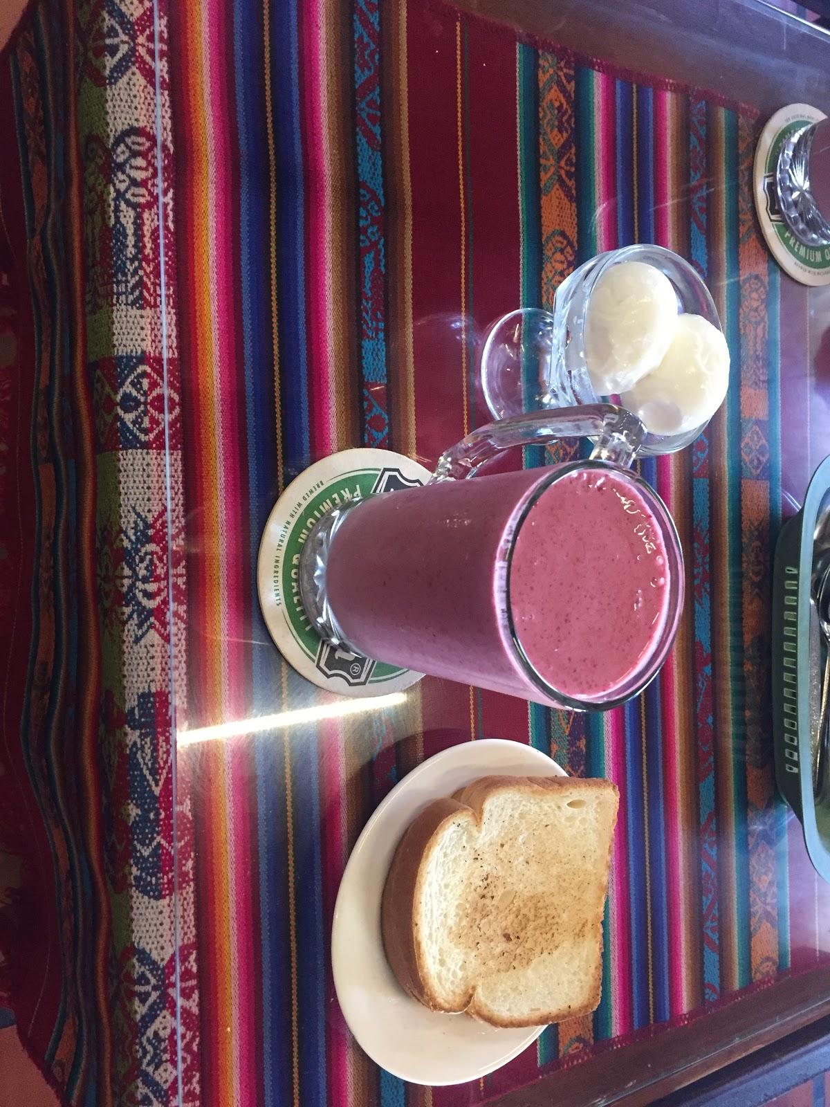 LaCastellana:coffeandlunch