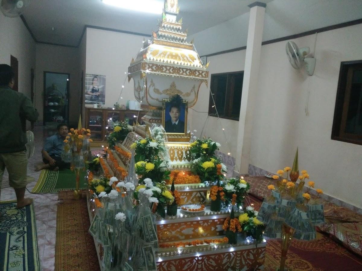 ຮ້ານ ງົວປິ່ນ ສາມອ້າຍນ້ອງ