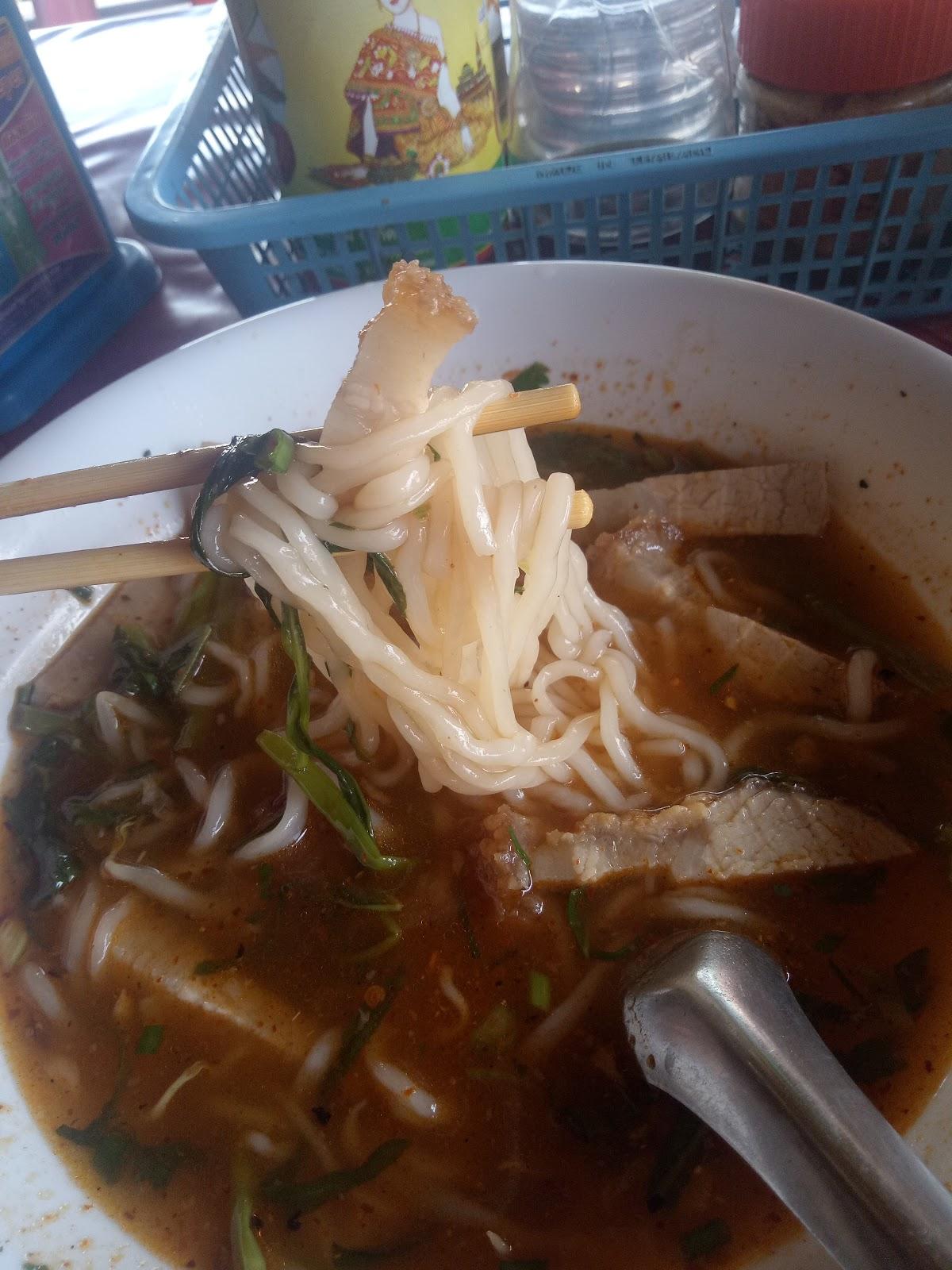 ຮ້ານເຂົ້າປຽກແມ່ໄໝໜອງໜ້ຽວ mae mai restaurants noodles soup