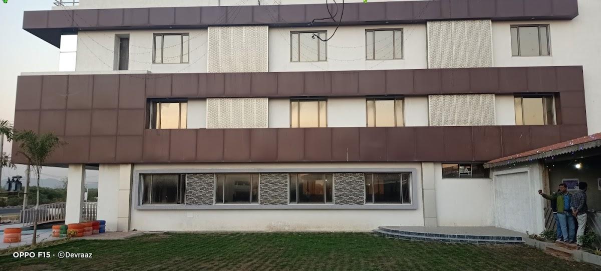 Hotel Viram & Multicuisine Restaurant