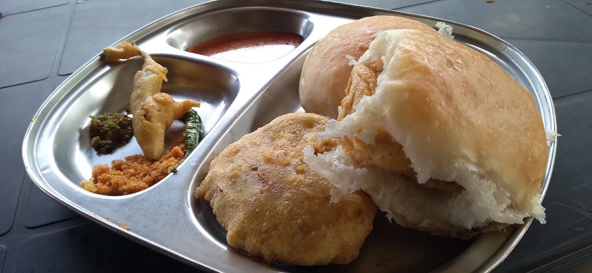 Nitesh Vadapav Centre